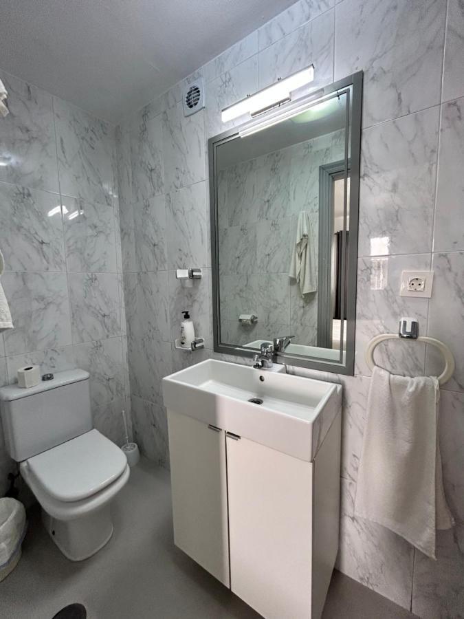 Hostal Berlin 마르베야 외부 사진