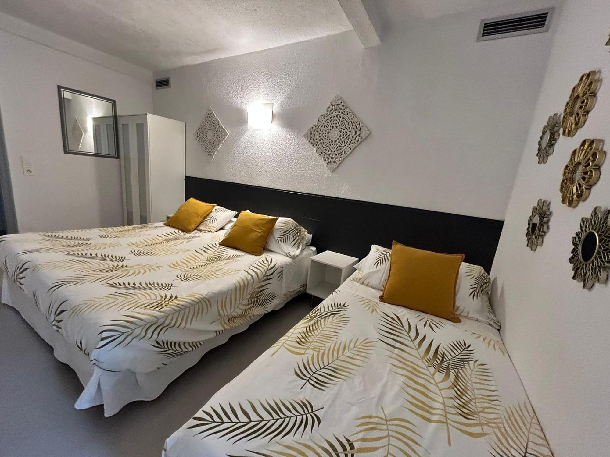Hostal Berlin 마르베야 외부 사진