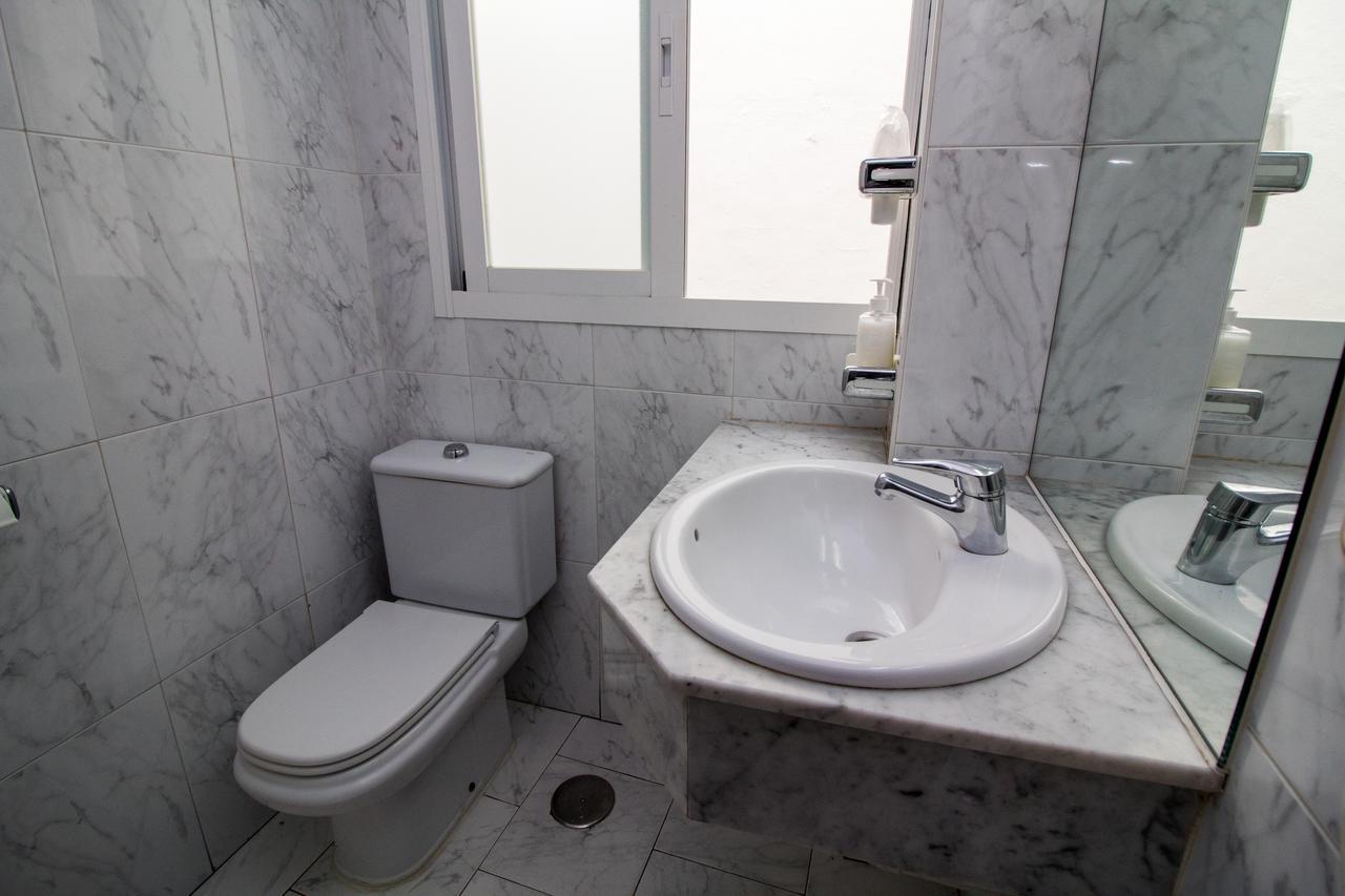 Hostal Berlin 마르베야 외부 사진